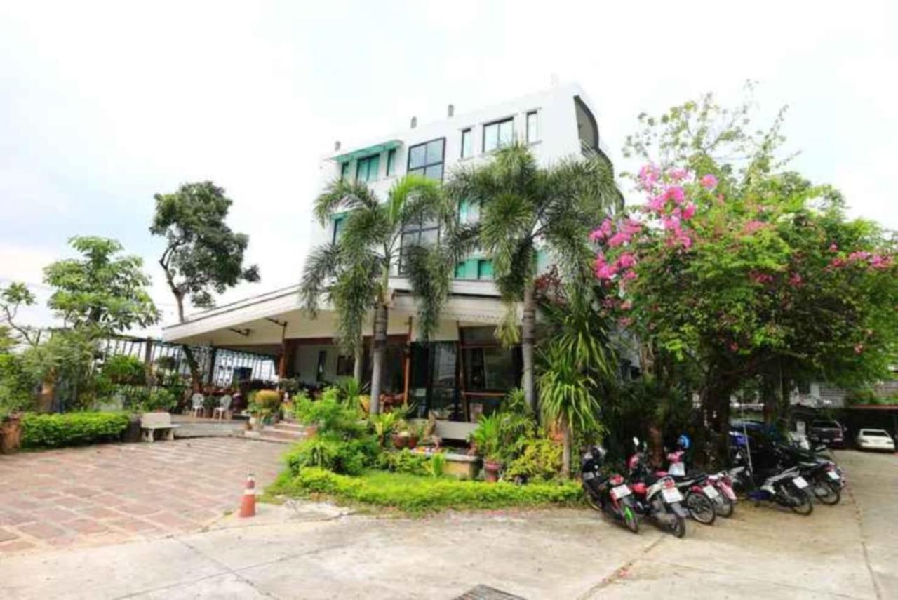 Platinum Place Bangkok Esterno foto