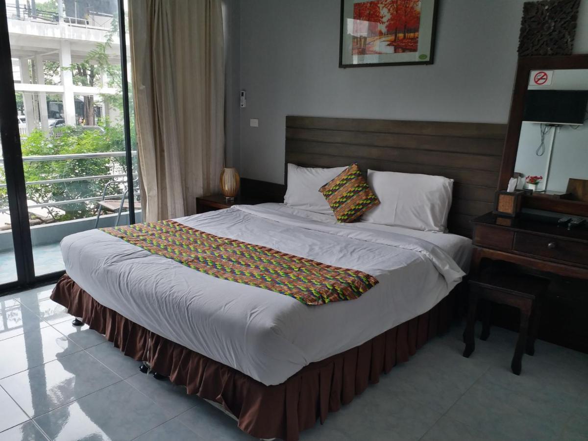 Platinum Place Bangkok Esterno foto