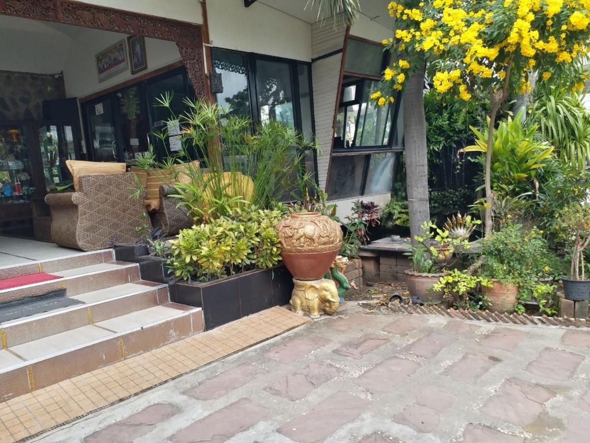 Platinum Place Bangkok Esterno foto