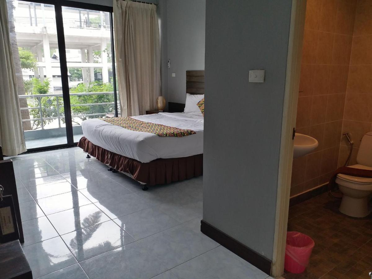 Platinum Place Bangkok Esterno foto